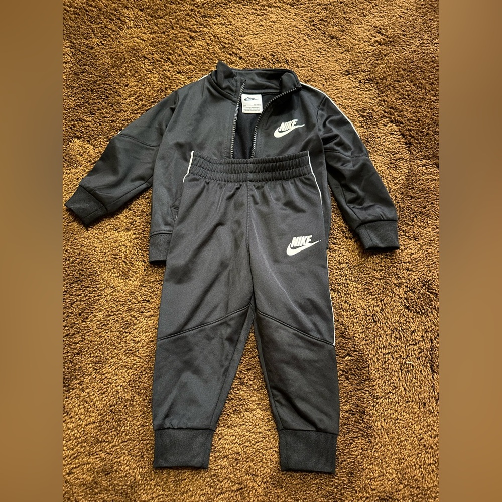 Nike 12 months matching sweatsuit